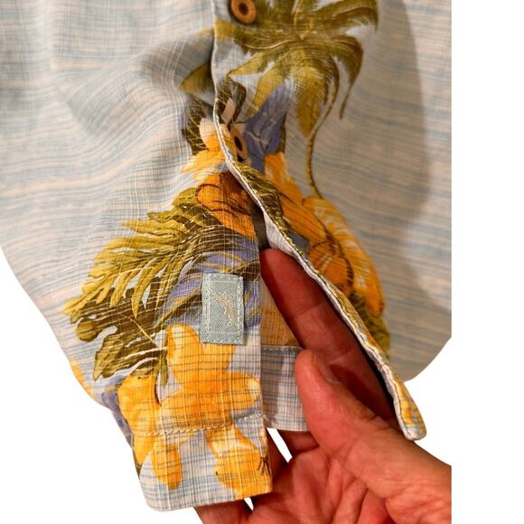 Tommy Bahama Men's Silk Hawaiian Shirt Light Blue Yellow, size XL - Picture 6 of 7